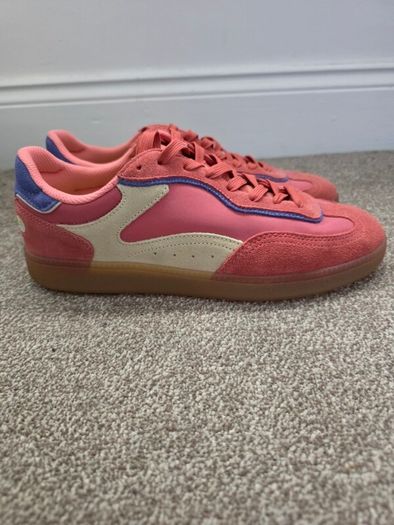 Hoffs Coral Park size 42 trainers