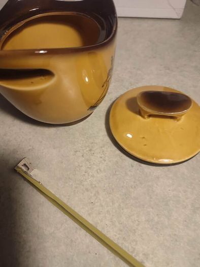Vintage Japanese Pottery Tea Caddy Pot with Ship Design IN GOOD CONDITION.