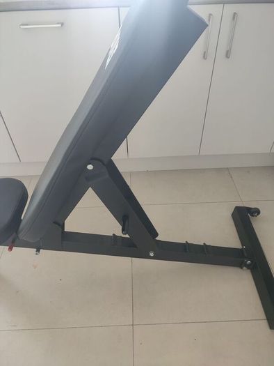 Used Adjustable Gym Bench (Bolt 601)