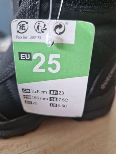 Decalthon waterproof kids boots size 25 EU