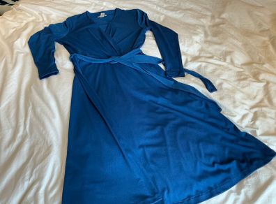 Stunning H&M royal Blue wrap style dress with tie waist long sleeve