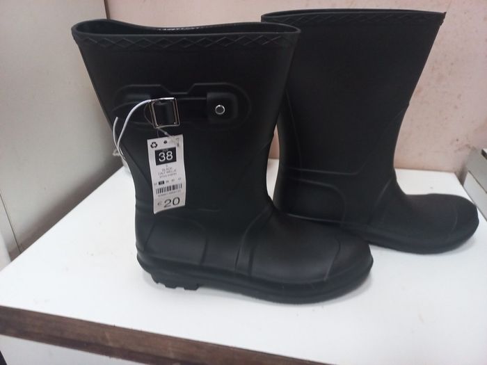 wellies