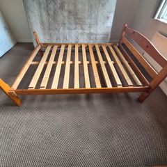 Queen bed