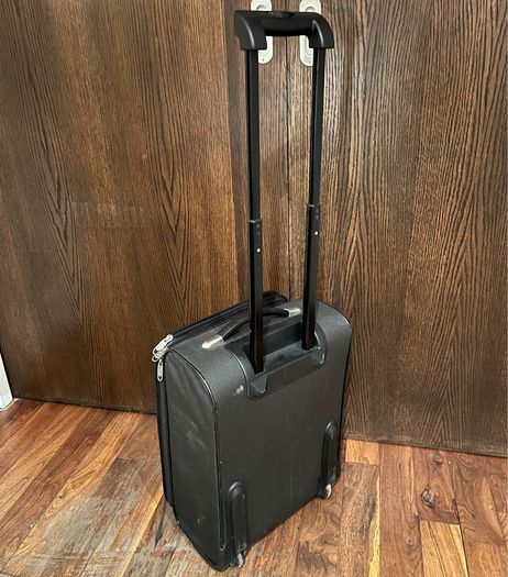 Oceanic suitcase