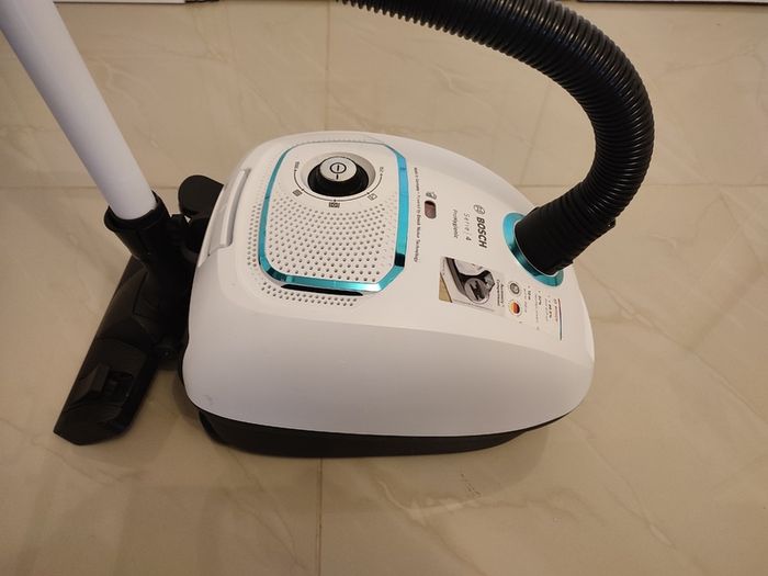 Bosch Serie 4 vacuum cleaner