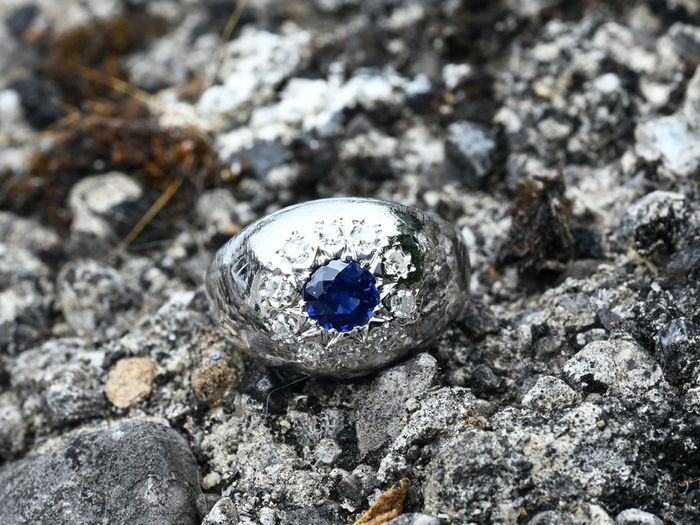 Vintage Ladies or Gents 1960s Sapphire & Diamond Ring