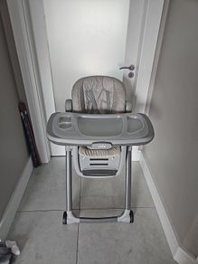childs feeding chair