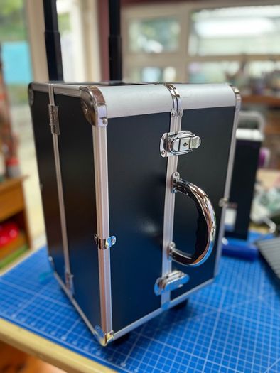 Lockable rolling Sewing Case