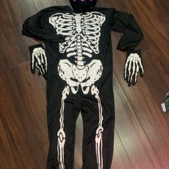 Halloween costume/skeleton