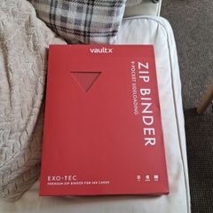 Vault 9 Pocket Sideloading Zip Binder for 360 Collectible Cards
