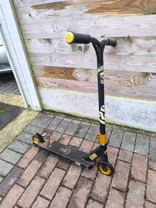 Stunt scooter