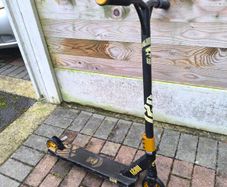Stunt scooter