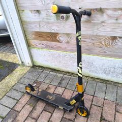 Stunt scooter