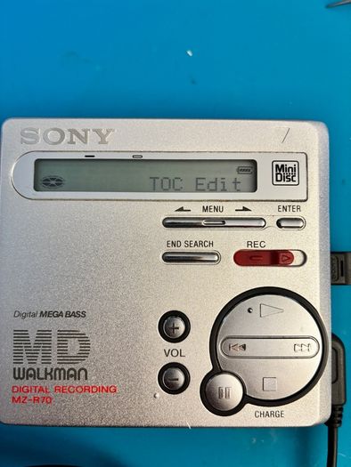 Sony MZ-R70 MiniDisc Walkman Recorder - Serviced & Tested