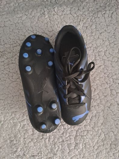 Football shoes