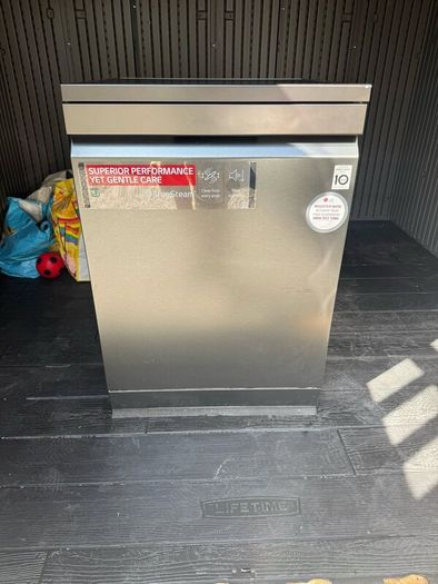 LG free standing TrueSteam Dishwasher