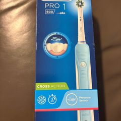 New Oral B Pro 600 electric toothbrush