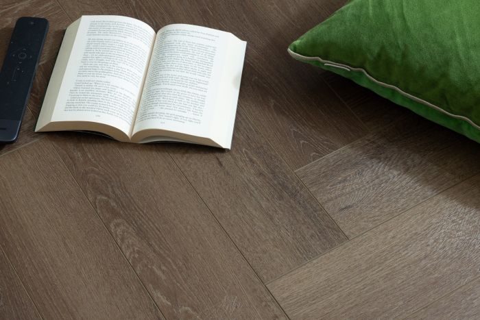 Ashford Oak SPC Vinyl Herringbone Flooring 60x12.5cm