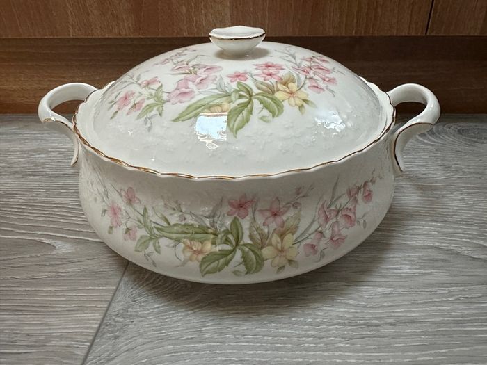 Royal Albert For All Seasons Parkland Covered Vegetable Bowl