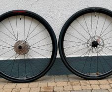 NEW Disc Wheelset (Road) - tyres, tubes, rotors, cassette inc.