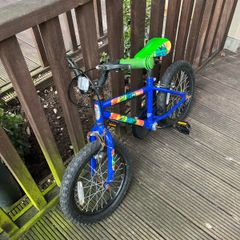 Apollo fade kids bike 16inch. Unisex.