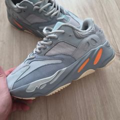 Adidas Yeezy Boost 700