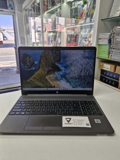 Hp 250 G8 | I5-1035g1 | 16 gb | 256ssd | 15.6 inch screen