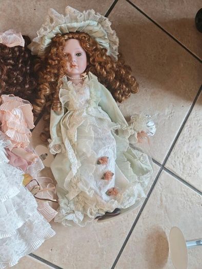 vintage porcelain dolls job lot perfect condition with certificates