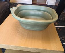 Collapsible wash basin
