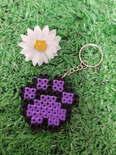 paw print keyrings - new. Handmade