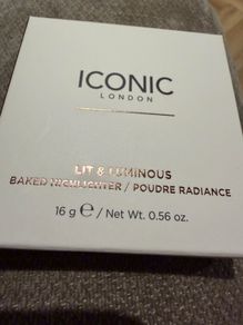 Iconic Lit & Luminous Baked Highlighter powder