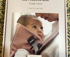 Baby Bjorn baby carrier mini