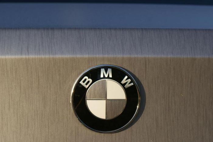Brushed Aluminium Vinyl 152 x 30cm Roll - 6 colours available - Bubble Free Car Wrap