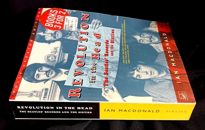 Revolution In The Head: The Beatles Records and the Sixties by Ian MacDonald - Paperback