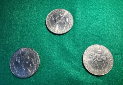 1977 UK Royal Mint Queen Elizabeth II Silver Jubilee Commemorative Crown