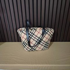 Burberry vintage wool bag
