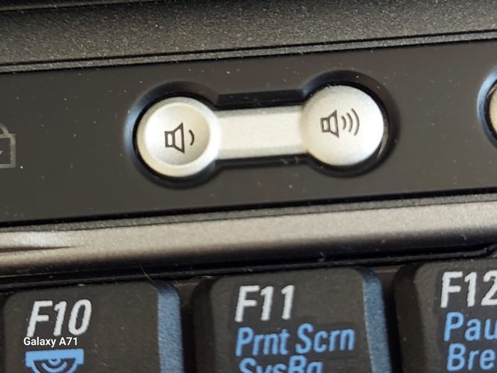 DELL LATITUDE D410, (Vintage), .5GB Ram, 40GB HDD, Original Windows XP, Excellent Battery and in super cosmetic condition,