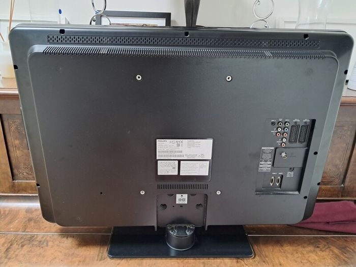 32" TV, Phillips