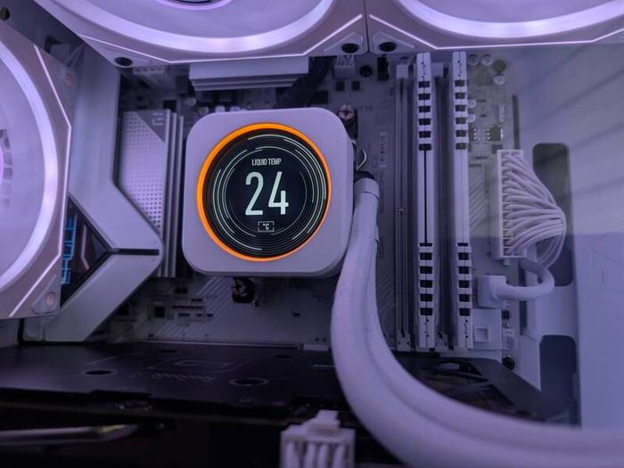 High Quality Gaming PC | AM5 | DDR5 32GB | Corsair AIO LCD | TR 9" Custom Display | NZXT | Asus RTX