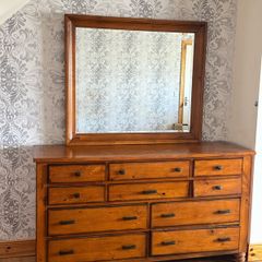 Solid wood dressing table