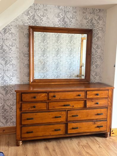 Solid wood dressing table