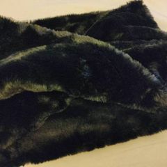 BNWOT Black faux fur scarf