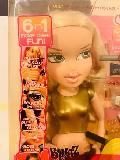 BRATZ dolls Yasmin and Cloe 6 in 1 Funky Fashion Makeover