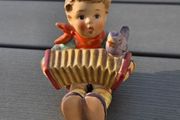 Vintage Hummel Goebel Figurine