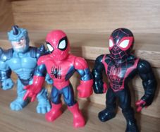 3x boy's toys/Spider-Man's figure