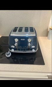 Toaster.