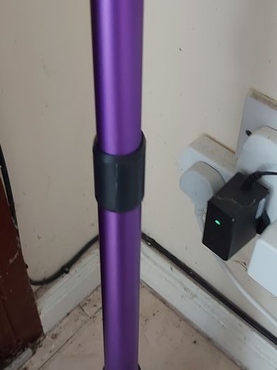Smoture Cordless Vacuum Cleaner, model VAC02, in excellent condition, great suction, plus charger and accessories