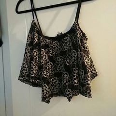 New Look Cropped Black Floral top