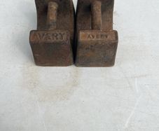 2 antique 7lb weights