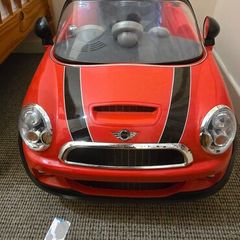 Mini Cooper Ride-On Car - Great Condition + New Battery